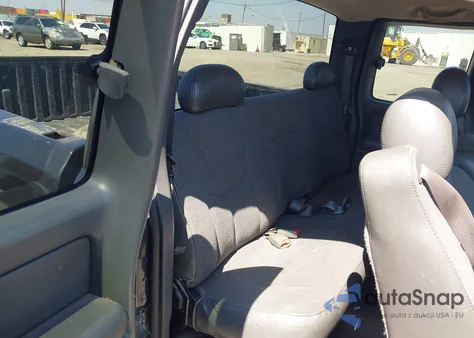 2003 Chevrolet Silverado 1500 из США, поврежденный, VIN 2GCEC19V831362149